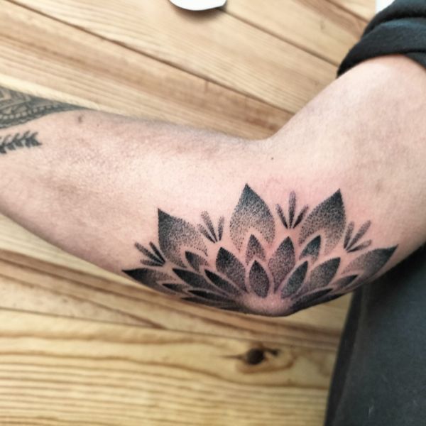 Tattoo mandala flor